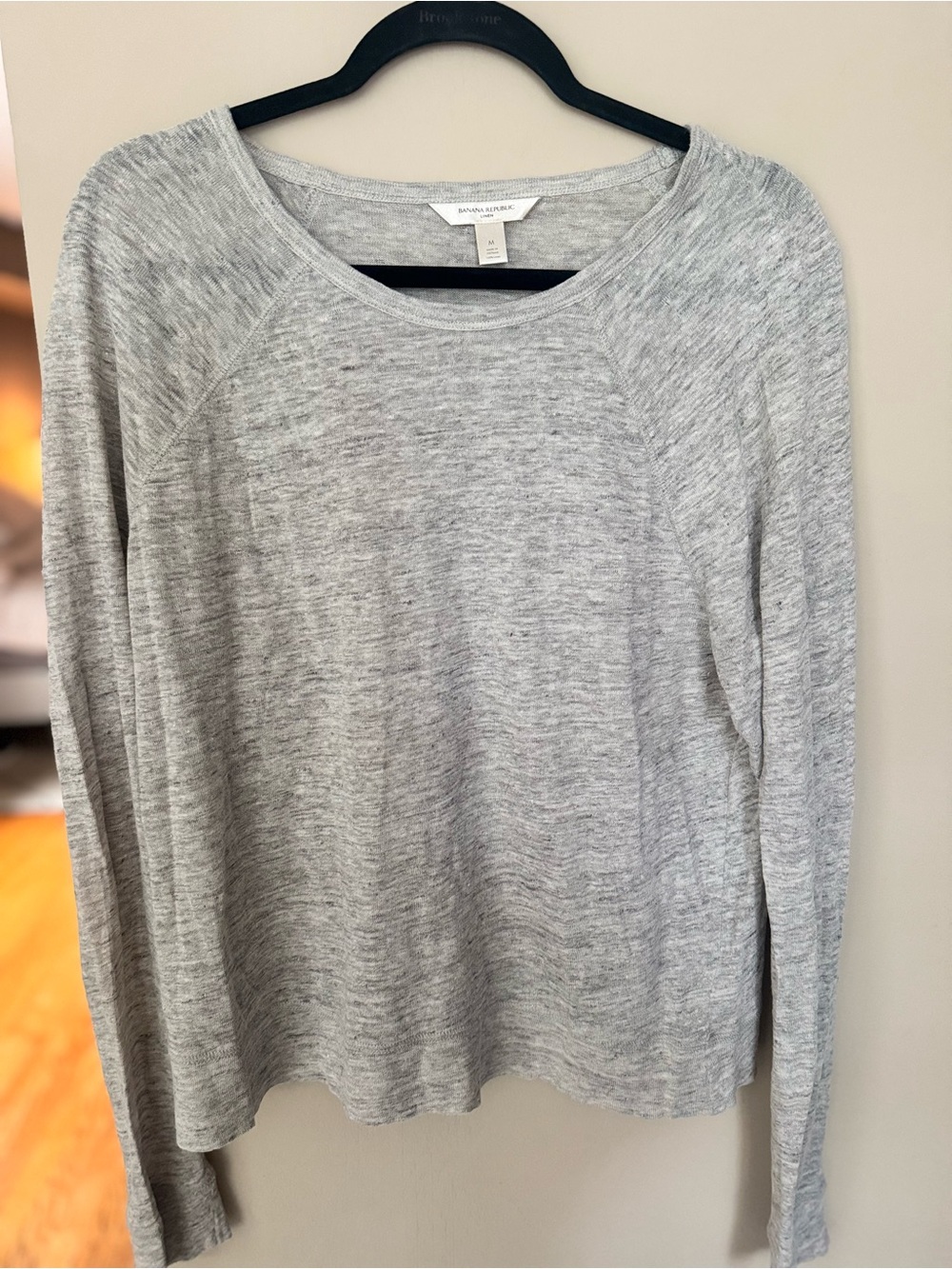 Banana Republic 100% Linen Long-Sleeve Scoop Neck Top